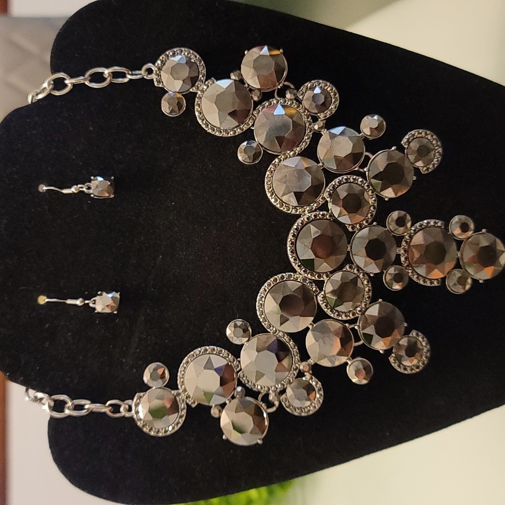 Necklace/Earring set